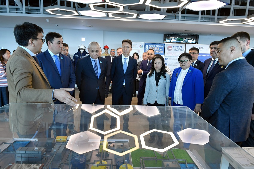 Казатомпром презентовал депутатам перспективы дальнейшего развития урановой отрасли Казахстана